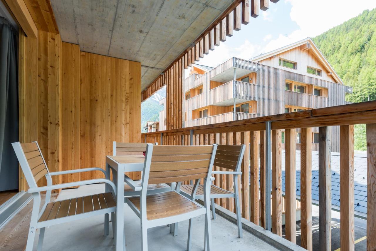 Montela Apartments - Haus F Saas-Grund Buitenkant foto